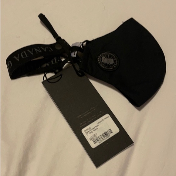 NWT Canada Goose Face Mask L/XL Navy - Picture 6 of 12